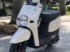 实体店出售二手摩托车、豪爵、铃木、雅马哈、五羊本田
