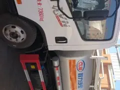 解放5吨油罐车