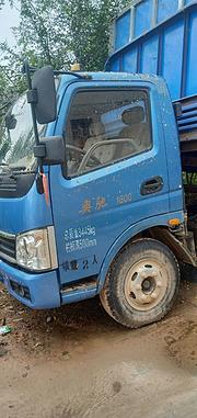奥驰 平板车