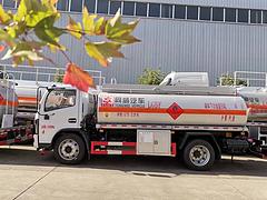 Z大油罐车生产基地 8吨10吨油罐车好上户 可分期