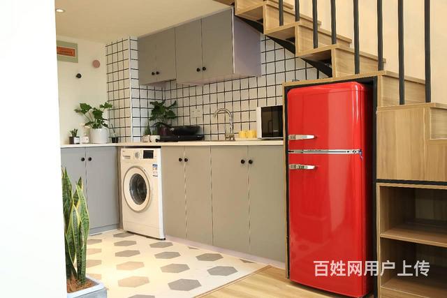 下沙银泰旁 中豪七格 北欧风精装loft 家具全 包网包物业的图片