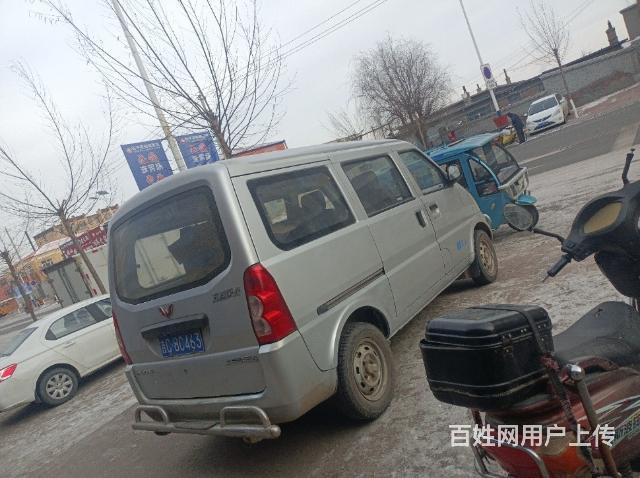 五菱荣光的图片