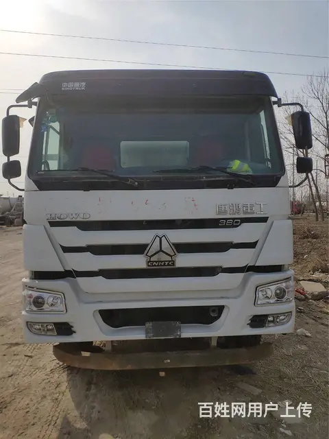 低价出售二手豪沃搅拌车 大20方 国五 前四后八 - 图片 3