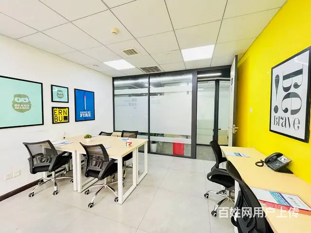 地铁口靠窗4到6人间，年底清盘特惠，来电立减500，免水电费 - 图片 1