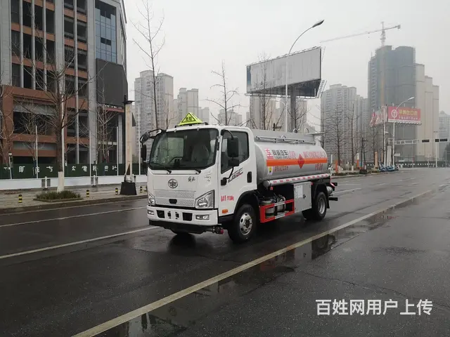 河南5吨解放油罐车 - 图片 1