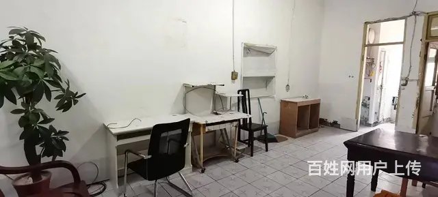 华泰中学附近四牌楼单元 公寓1厅 简单装修 - 图片 2