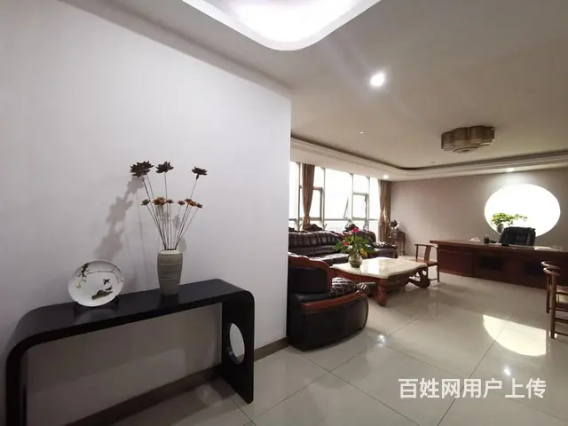 双面采光 物业3.8 停车200 公摊小可忽略 地铁口 汇点 - 图片 7