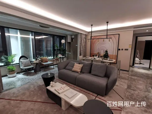莱山万科翡翠，130平豪华装修，一梯一户，小高层 - 图片 2