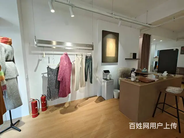 （易转介绍）义乌客流量大全新装修服装店转让 - 图片 2