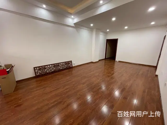 张店区西班牙风情街旺铺出租出售 - 图片 3