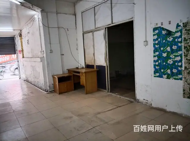 (51旺铺推荐）海垦市场海垦大院旁65平空铺出租 - 图片 4