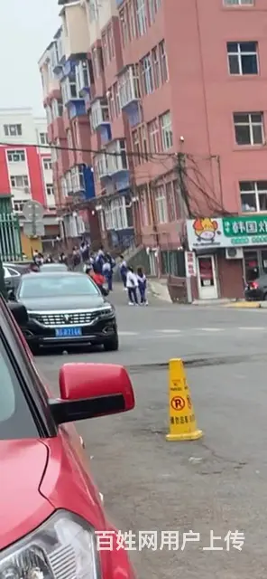 学区临街商铺出租 - 图片 1