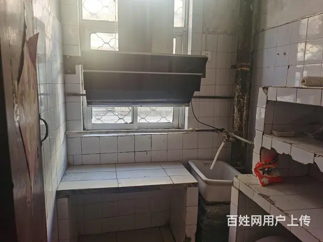 临近恒润广场新新小学一楼二室简单拎包既住 - 图片 5