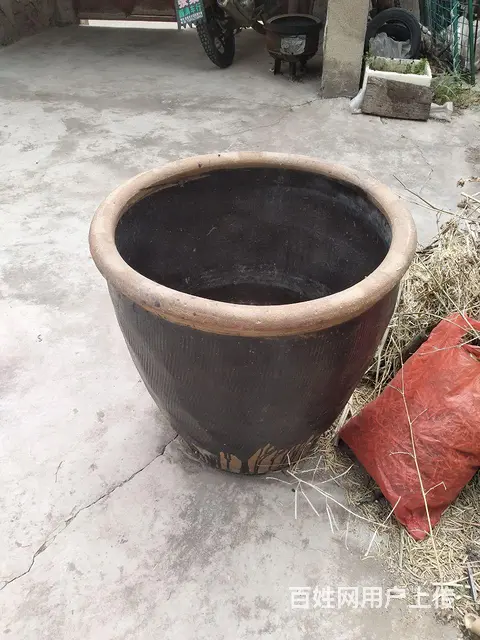 老式水缸 - 图片 1