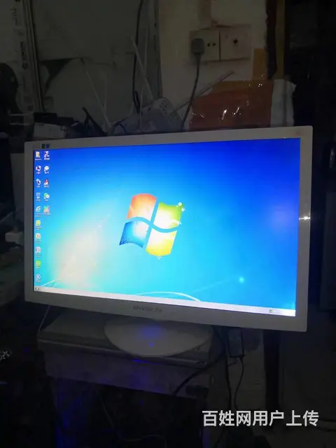 27大屏易美逊品牌高清液晶电脑显示器 - 图片 1