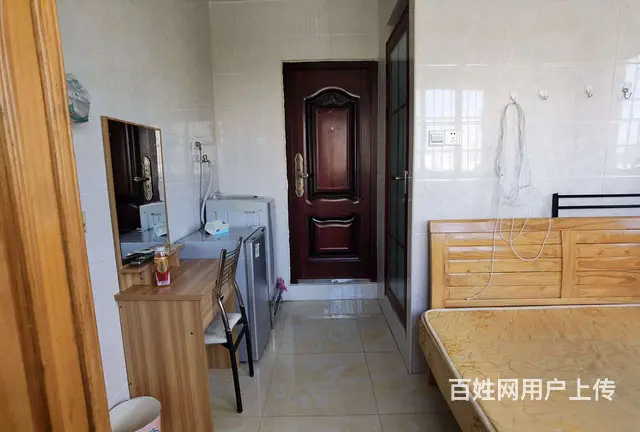 拱北关口龙城大厦电梯精装公寓出租，租价1300，近关口 - 图片 1