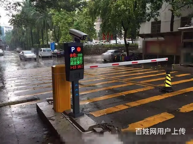 昆明停车场道闸杆一根多少钱 - 图片 1