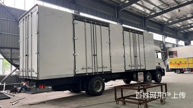 重汽豪沃9.8米小三轴雷管炸药厢式运输车厂家订制价格 - 图片 9