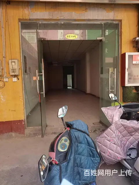 春都路副食文化园内一楼空铺急租！人流量高交通便利，生意好做， - 图片 2