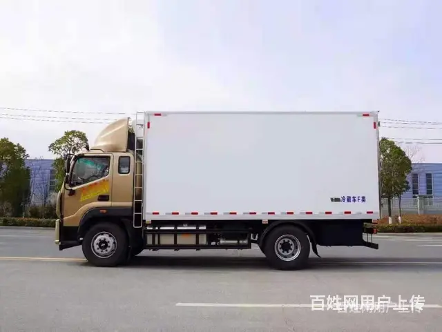 重汽毫翰6米8冷藏车可分期包上户 - 图片 1