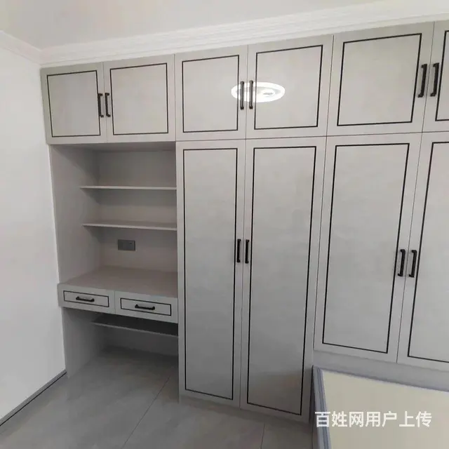 新市医院附近精装修步梯5楼边屋南北通透，热水器， - 图片 1