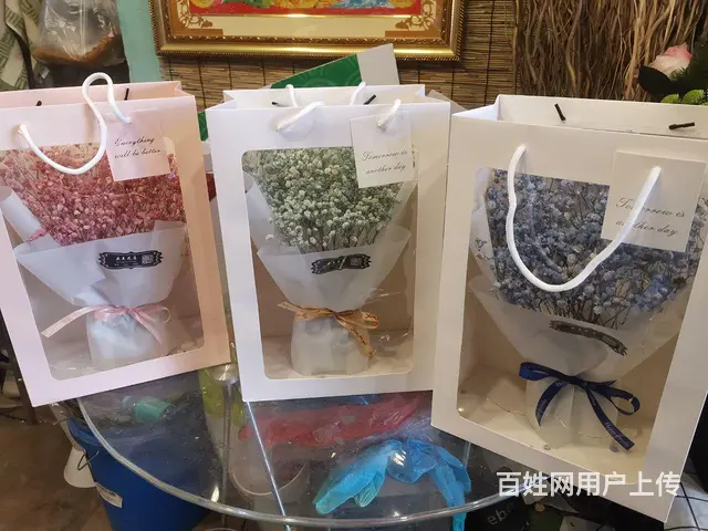 马卡龙色满天星鲜花干花手提礼袋 - 图片 1