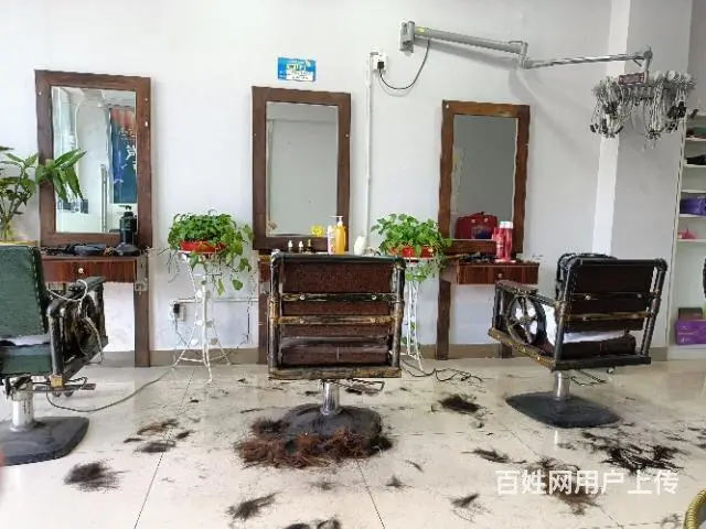 转盘处临门面低价急转，门头宽大明亮 - 图片 8