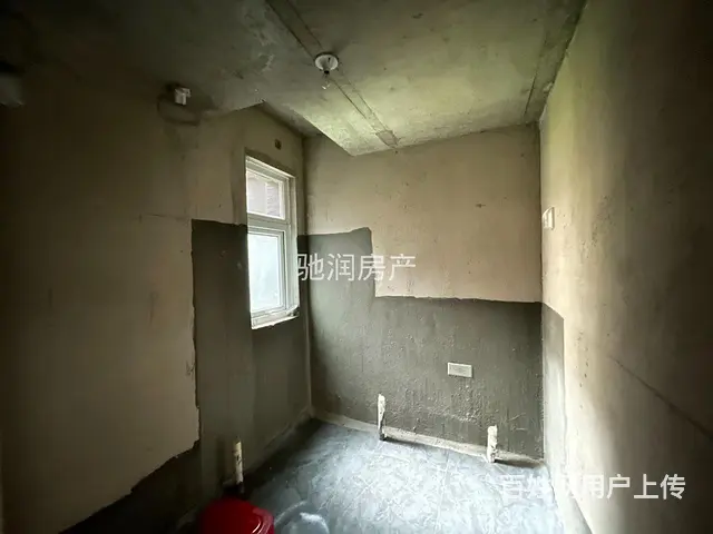 美的城 毛坯一楼带院三室 即买即装修 业主换房 亏本急急急售 - 图片 9