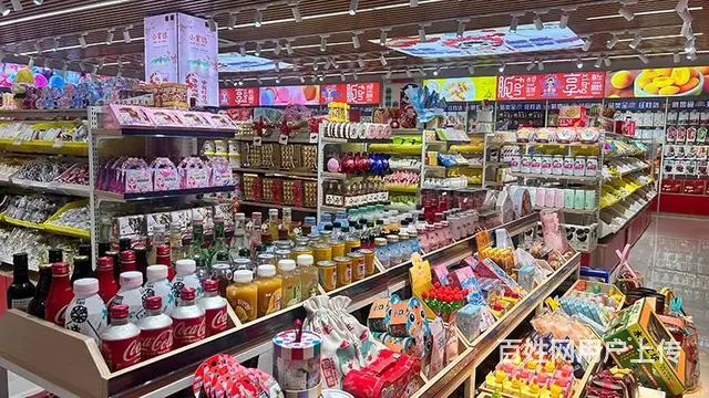 小食访零食种类多产品更好，用颜值征服广大食客眼球 - 图片 1