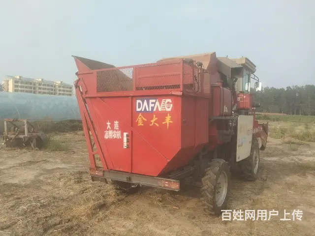 四驱金大丰玉米收割机 - 图片 1