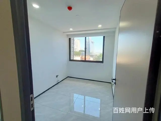 免佣金 鹭江道轮渡 海光大厦 整层商务精装2个隔间 多套急租 - 图片 5