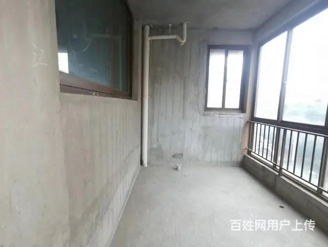 老八中莱茵河畔 好楼层毛坯大3房2卫 南北通透满5年随时看房 - 图片 8