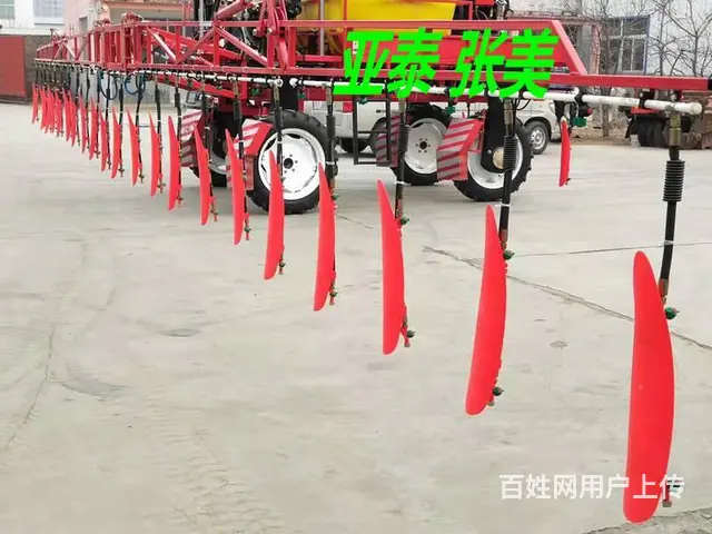 自走式小麦玉米打药机哪里买 请到禹城亚泰机械厂里来 - 图片 2