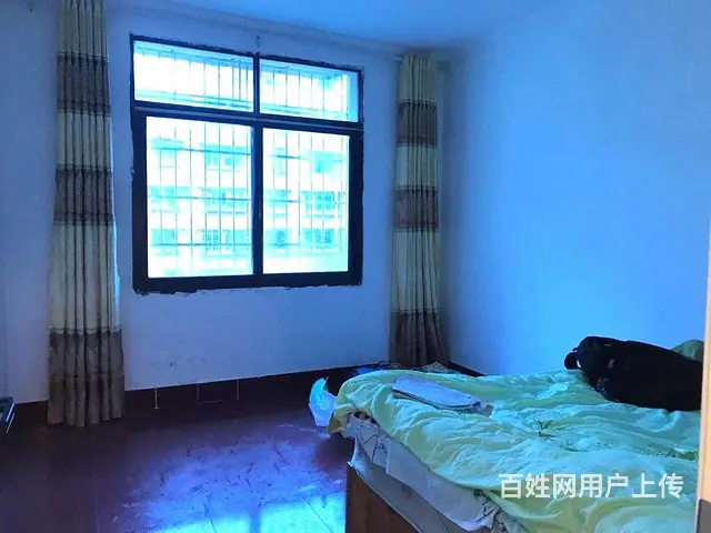 洪南路临街新装修温馨三室便宜急卖34万带走临近一中实验高中 - 图片 1