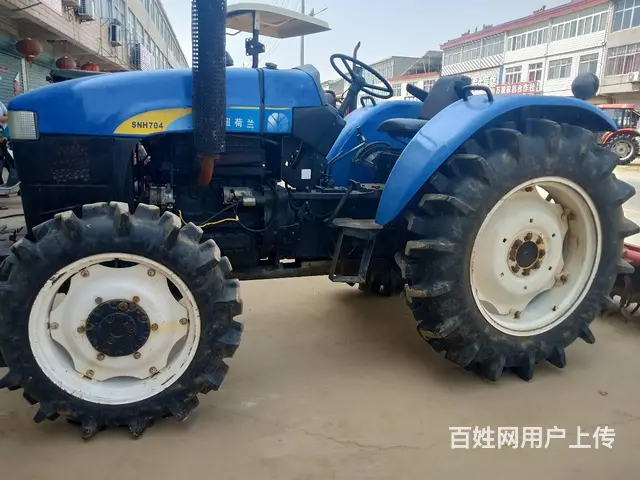 出售纽荷兰704拖拉机 - 图片 1