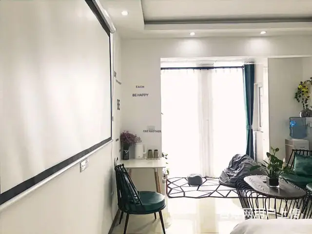 总部新城15号楼11楼精品公寓出租，价格实惠，拎包入住，年租 - 图片 1