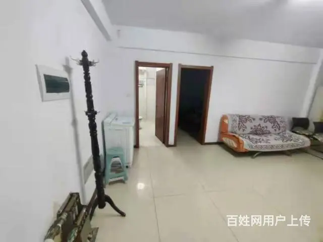 水岸华城一楼带院商住季度付3600元 - 图片 2