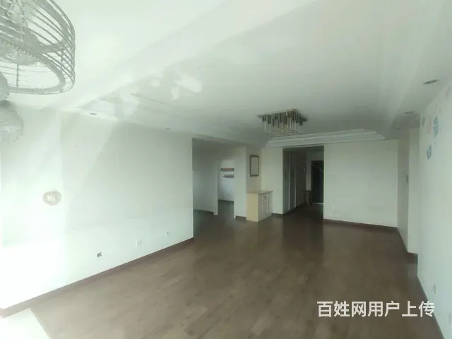 中央公馆三居两卫，卧室两南一北，全天采光，视野开阔！ - 图片 2