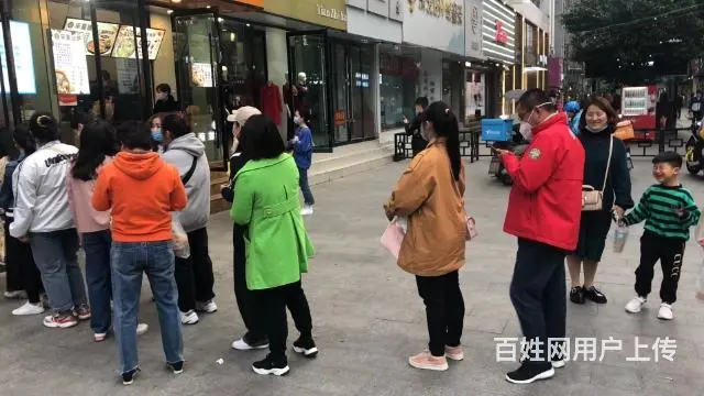 【都市时讯 优选推介】百货大楼纪念日对面甜品糕点店转让 生意 - 图片 3