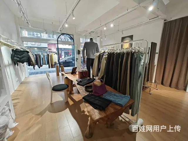 （易转介绍）义乌客流量大全新装修服装店转让 - 图片 6