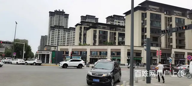 十字路口  成熟门面 28.3平  小金铺出租  6米层高 - 图片 1