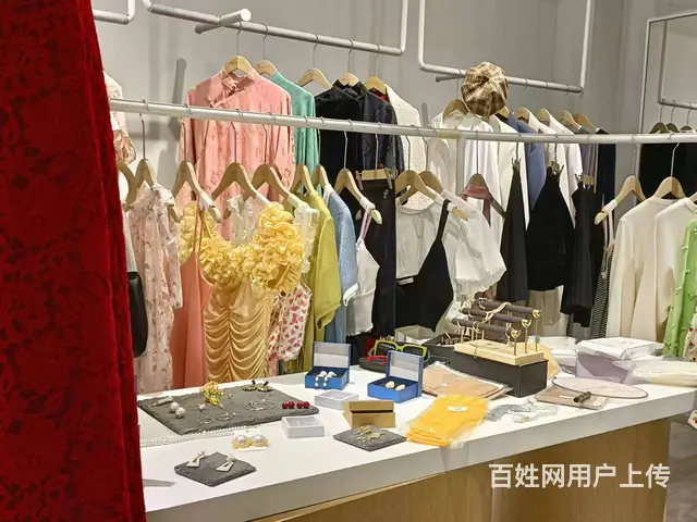B个人一左岸明珠服装店转让，可空转 - 图片 3