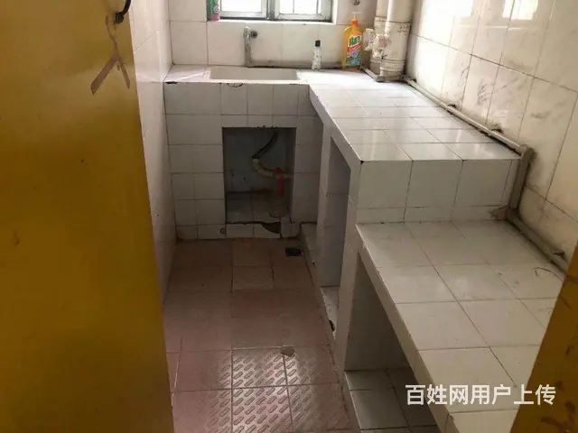 金碧花园 1室0厅1卫 2000元月 配套齐全 - 图片 3
