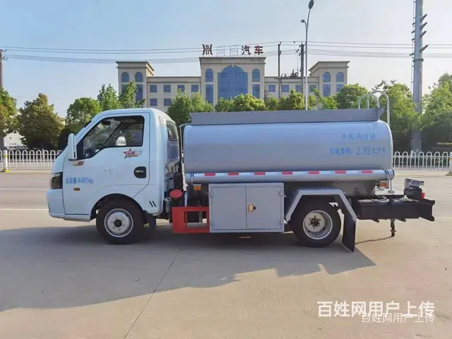 伊春东风多利卡3方蓝牌供液车污水运输车落地多少钱 - 图片 4