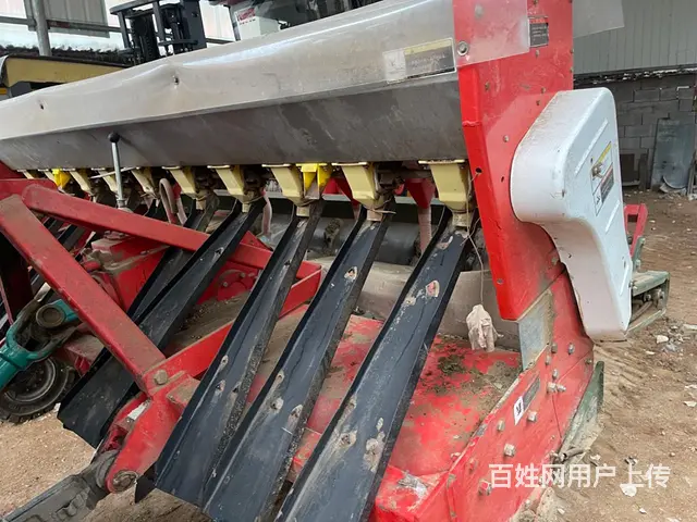 用了两季的新款亚奥230型小麦播种机 - 图片 2