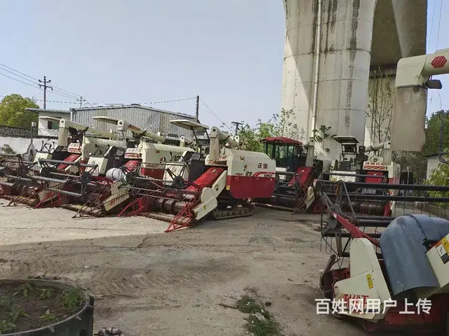 出售二手沃得收割机  125马力 - 图片 2