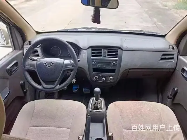 14年五菱荣光V面包车 - 图片 9