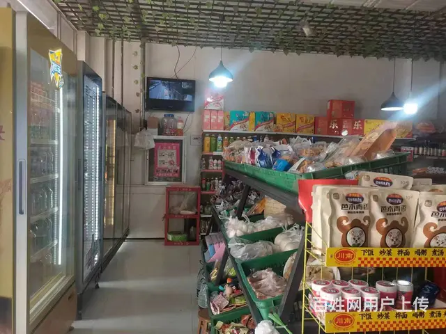 阳光新城大门口营业中的生鲜便民超市急转 - 图片 4