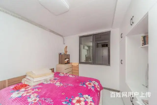 一楼带院子，出门就是地铁口和新北万达。有钥匙，看房随时方便。 - 图片 1
