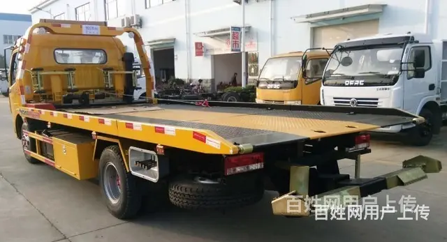 武进市城区及周边24小时汽车道路救援维修拖车脱困送油搭电补胎 - 图片 1